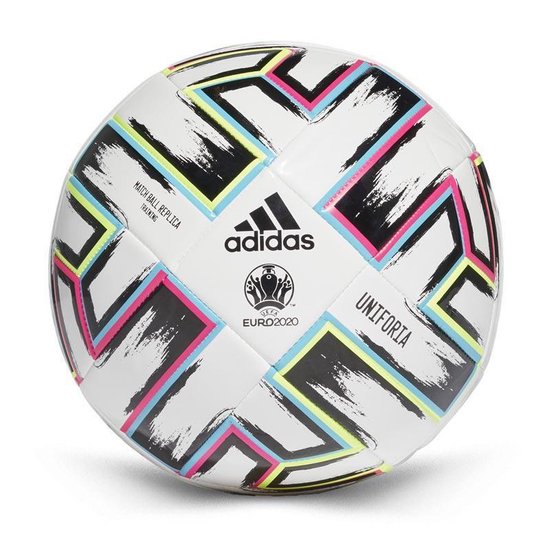 Minimaal accumuleren Supersonische snelheid Voetbal Adidas WK 2020 - Uniforia - Multicolor - Maat 5 | bol.com