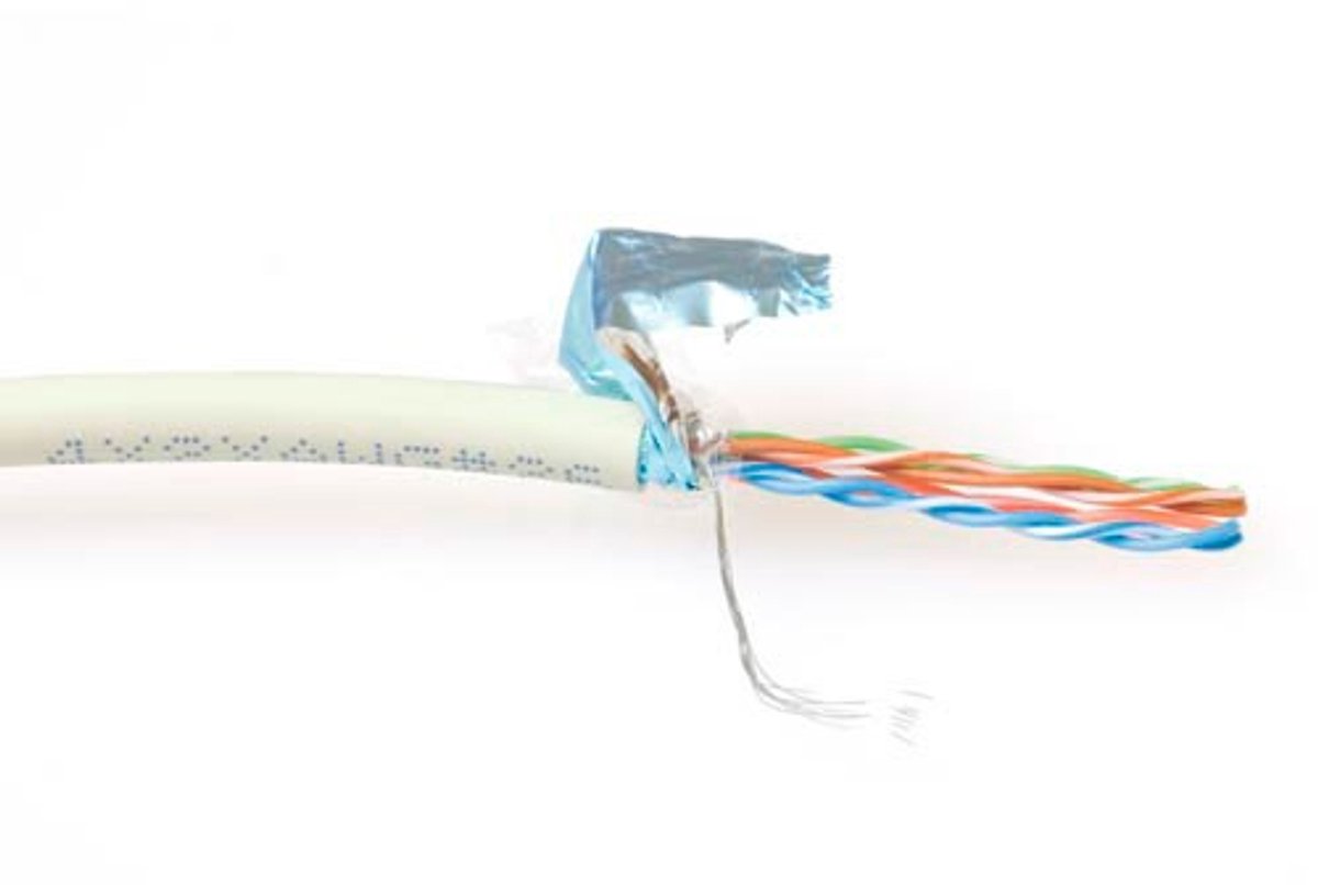 ACT FP100H CAT5E F/UTP LSZH Patchkabel Soepel Ivoor - 100 meter