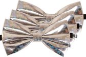 3x Holografische zilveren verkleed vlinderstrikjes 13 cm voor dames/heren - Holografisch zilver thema verkleedaccessoires/feestartikelen - Vlinderstrikken/vlinderdassen met elastieken sluiting