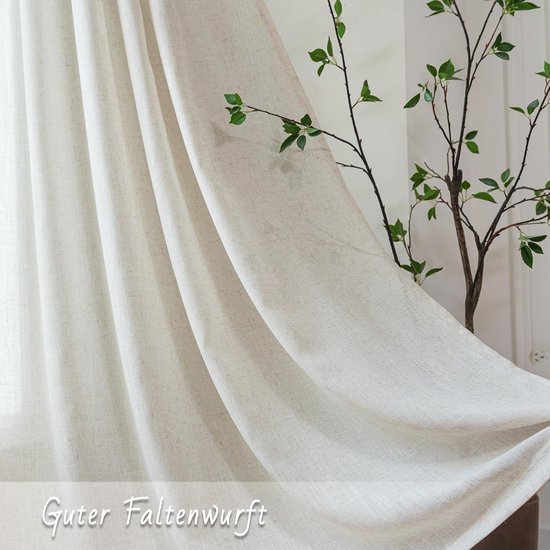 Stijlvol interieur met semi-transparante gordijnen van Verano