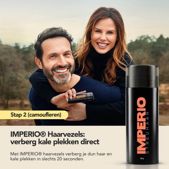 Een lachend stel buiten. De vrouw houdt een IMPERIO haarfijner flesje vast. Stap 2: camoufleren.