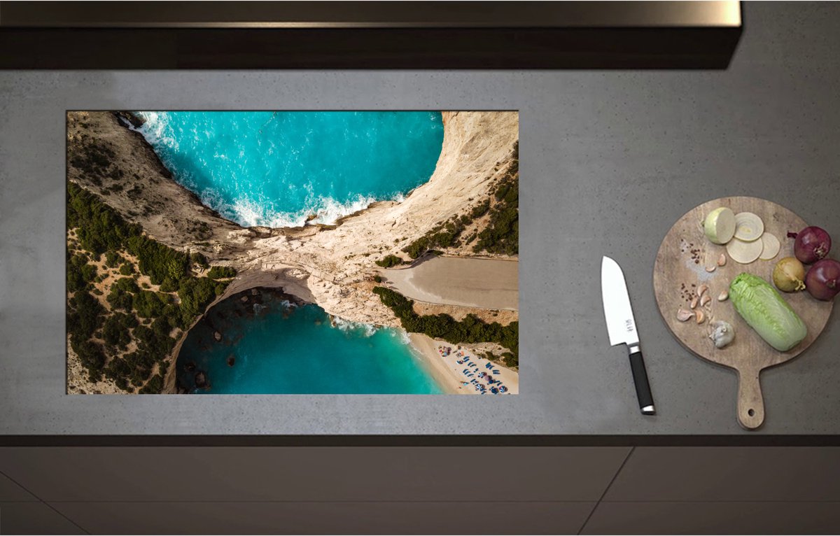 Inductieplaat Beschermer - Bovenaanzicht van Mediteraanse Cliffs - 85x51 cm - 2 mm Dik - Inductie Beschermer - Bescherming Inductiekookplaat - Kookplaat Beschermer van Zwart Vinyl