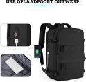 Zwarte rugzak met USB-oplaadpoort, interne powerbank-opslag en externe USB-poort.