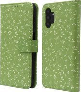 iMoshion Hoesje Geschikt voor Samsung Galaxy A13 (5G) Hoesje Met Pasjeshouder - iMoshion Design Bookcase smartphone - Groen / Green Flowers