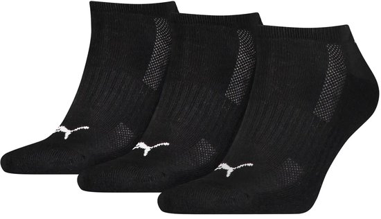 Drie paar zwarte Puma enkelsokken met wit Puma-logo op de zijkant.