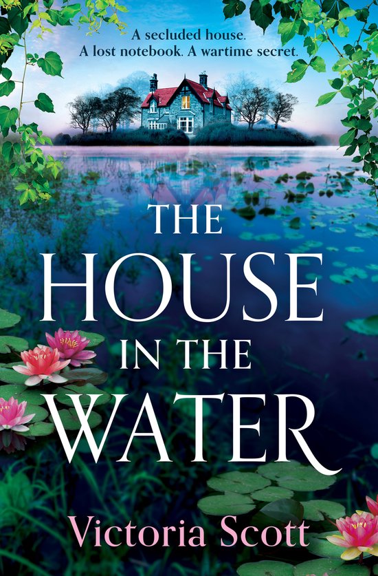 Een afgelegen huis aan een water met leliebladeren, getiteld "The House in the Water" door Victoria Scott.