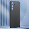 Zwarte Samsung siliconen hoes op een abstracte achtergrond met verticale lijnen.