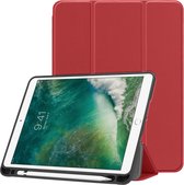 iMoshion Tablet Hoes Geschikt voor iPad Air 2 (2014) / iPad Air 1 (2013) / iPad 6 (2018) 9.7 inch / iPad 5 (2017) 9.7 inch - iMoshion Trifold Bookcase - Rood