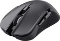 Zwarte draadloze gaming muis met scrollwiel en getextureerde zijkanten.