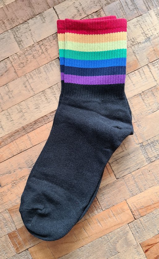 LGBTQ - Sokken regenboog, maat 36 - 42, zwart  (LGBTQIA+, pride, love, LHBTI+, LHBTIQA+, gay, trans, bi, lesbo, homo)