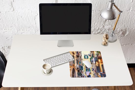 Muismat XXL 40x40 cm - Bureau onderlegger - Bureau mat Steeg met oude gebouwen - Bureaumat - Gaming mousepad xl - Bureaulegger groot - Computer deskmat
