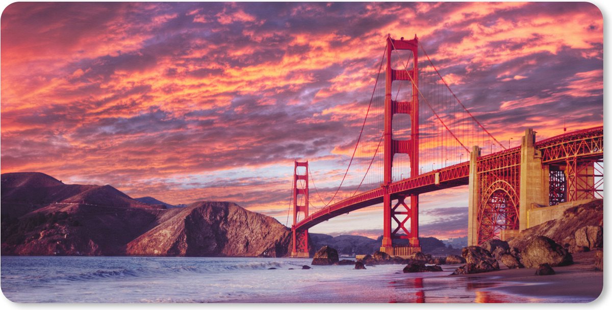 Muismat XXL 80x40 cm - Bureau onderlegger - Bureau mat De Golden gate bridge met een mooie paarse lucht - Bureaumat - Gaming mousepad xl - Bureaulegger groot - Computer deskmat