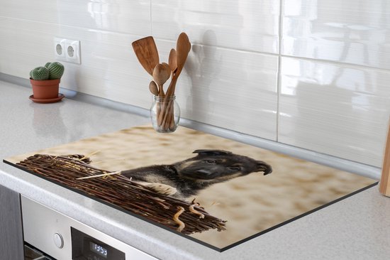 KitchenYeah® Inductie beschermer 78x52 cm - Duitse herder pup in mand - Kookplaataccessoires - Afdekplaat voor kookplaat - Inductiebeschermer - Inductiemat - Inductieplaat mat