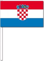 50 Kroatische zwaaivlaggetjes 12 x 24 cm