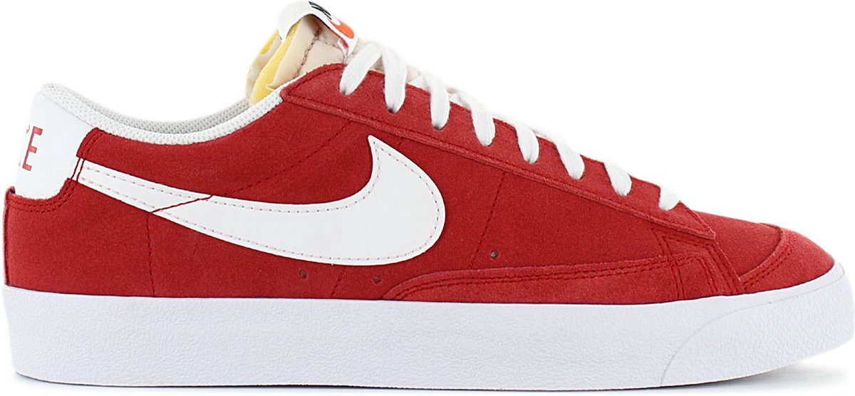 nike low blazer suede