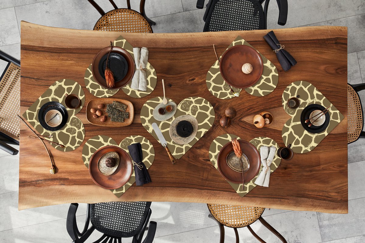 Onderleggers - Placemats - Placemats hartje - Patroon - Giraf - Vacht - 8 stuks