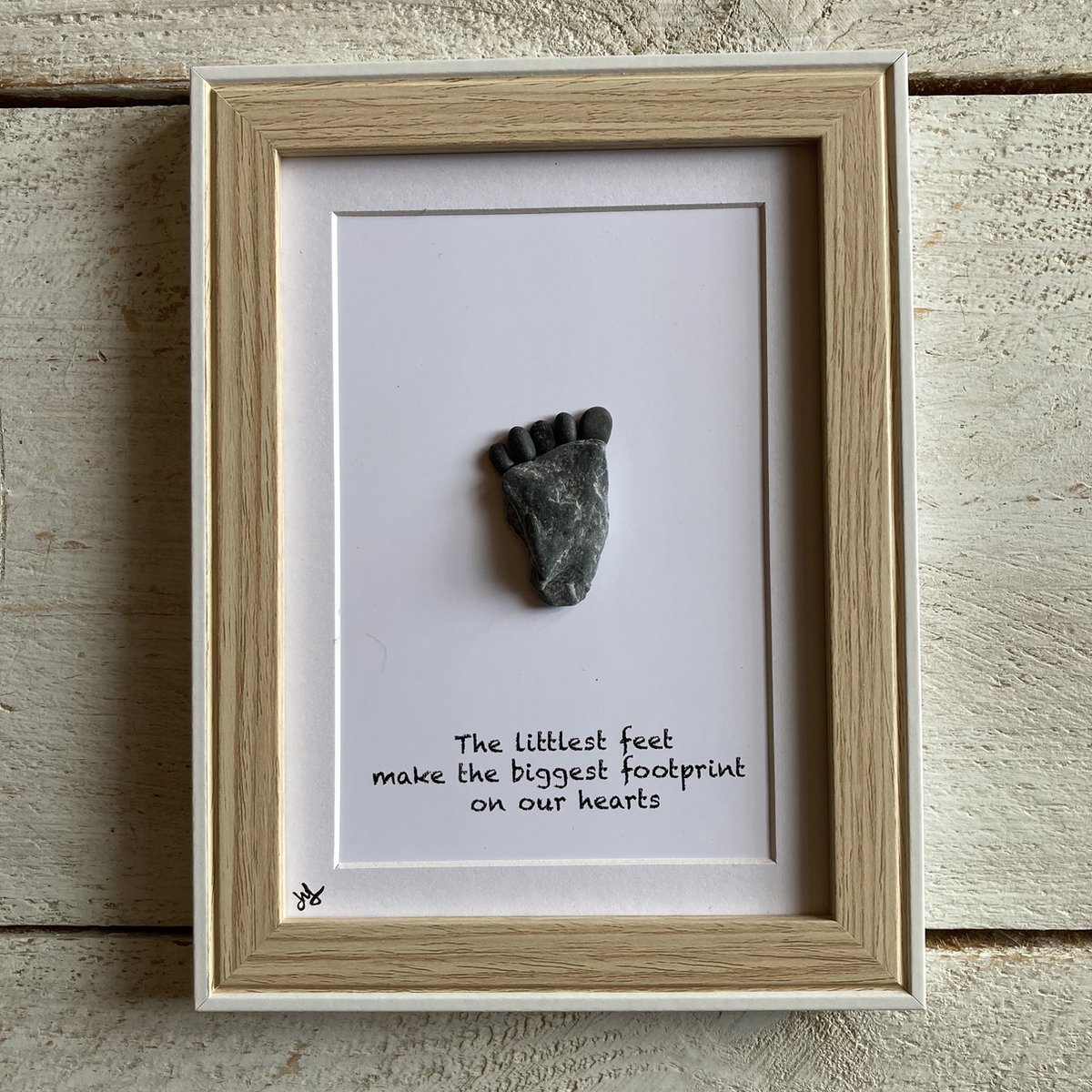 Schilderijtje 3D. The littlest feet make the biggest footprint on our hearts. 16 x 21 cm.