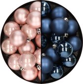 32x stuks kunststof kerstballen mix van lichtroze en donkerblauw 4 cm - Kerstversiering