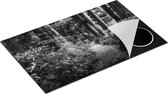 Chefcare Inductie Beschermer Voetpad in het Bos - Zwart Wit - 85x50 cm - Afdekplaat Inductie - Kookplaat Beschermer - Inductie Mat