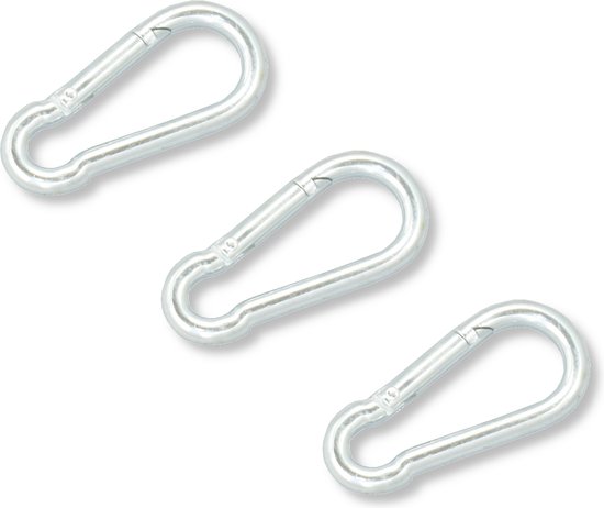 Drie zilverkleurige karabijnhaakjes met veersluiting.