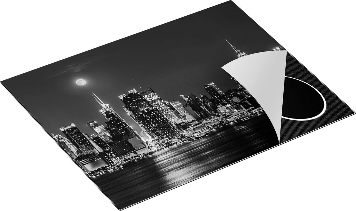 Chefcare Inductie Beschermer Verlichte Skyline van New York met Volle Maan - Zwart Wit - 65x55 cm - Afdekplaat Inductie - Kookplaat Beschermer - Inductie Mat