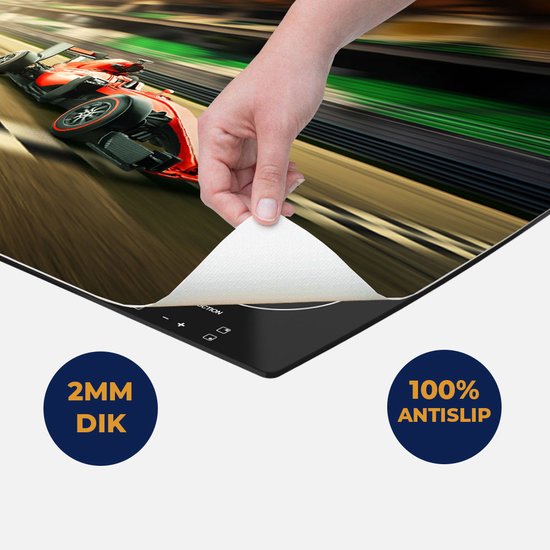 Chefcare Inductie Beschermer Formule 1 Auto bij de Finish in het Rood - 60x55 cm - Afdekplaat Inductie - Kookplaat Beschermer - Inductie Mat