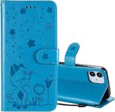 Voor iPhone 12 mini Cat Bee Embossing Pattern Schokbestendige horizontale flip lederen tas met houder & kaartsleuven & portemonnee (blauw)