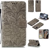 Voor Samsung Galaxy A31 Lace Flower Embossing Pattern Horizontale Flip Leather Case, met houder & kaartsleuven & portemonnee & fotolijst & Lanyard (grijs)