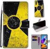 Voor Samsung Galaxy A21 Gekleurde tekening Cross Texture Horizontale Flip PU lederen tas met houder & kaartsleuven & portemonnee & lanyard (gele en zwarte borden)