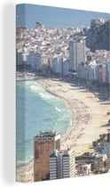 Canvas Schilderij Luchtfoto van het strand van Ipanema in de Braziliaanse stad Rio de Janeiro - 80x120 cm - Wanddecoratie