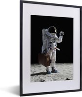 Fotolijst incl. Poster - Astronaut - Ruimte - Koffer - 30x40 cm - Posterlijst