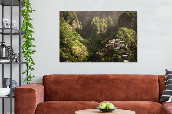 Une colonie sur un paysage de montagne verdoyant au Cap Vert 120x80 cm - Tirage photo sur toile (Décoration murale salon / chambre)
