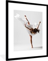 Fotolijst incl. Poster - Ballerina met lap stof op een witte achtergrond - 60x80 cm - Posterlijst