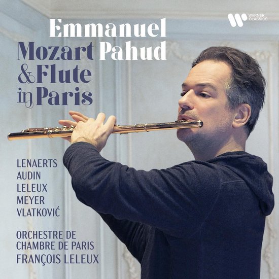 Emmanuel Pahud speelt dwarsfluit op het album "Mozart & Flute in Paris".