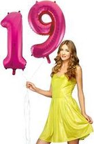 Pink cijfer ballon 19 inclusief helium gevuld.