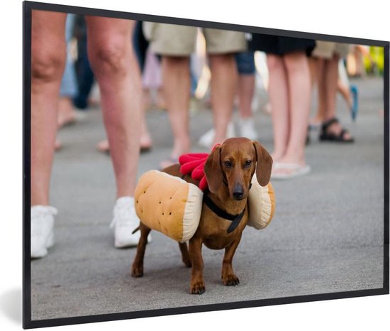 Photo encadrée - Teckel habillé en cadre photo hot dog noir sans passe-partout 120x80 cm - Affiche encadrée (Décoration murale salon / chambre)