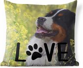 Buitenkussens - Tuin - Honden quote 'Love' en een hond op de achtergrond - 40x40 cm