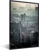 Fotolijst incl. Poster - Mist boven Sarajevo hoofdstad van Bosnië en Herzegovina - 20x30 cm - Posterlijst