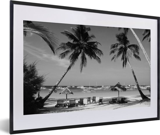 Fotolijst incl. Poster Zwart Wit- Palmbomen en ligstoelen op het strand van Boracay - zwart wit - 60x40 cm - Posterlijst