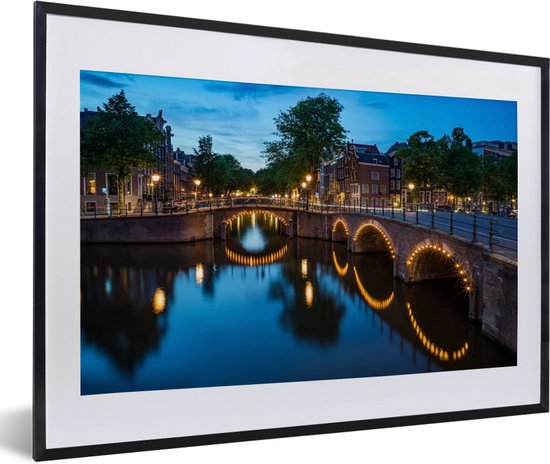 Fotolijst incl. Poster - Verlichte Prinsengracht in de avond - 60x40 cm - Posterlijst