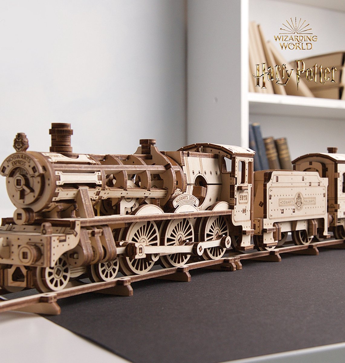 UGEARS 3D Modelbouw - Hogwarts™ Express - Harry Potter™ - Mechanisch Bouwpakket Hout - Educatief Speelgoed — afbeelding 9