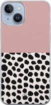 Casimoda® hoesje - Geschikt voor iPhone 14 Plus - Stippen roze - Siliconen/TPU telefoonhoesje - Backcover - Gestipt - Roze