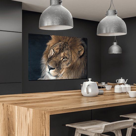 Meester Aan De Muur - Schilderij - Doek Schilderstuk Muurdecoratie Fotokunst Tafereel African Lion - Multicolor - 100 X 70 Cm