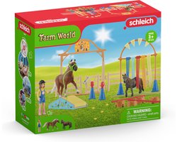 foto van schleich FARM WORLD Speelfigurenset - Paarden Trainingskamp - Kinderspeelgoed voor Jongens en Meisjes - 3 tot 8 jaar - 41 Onderdelen - 42481