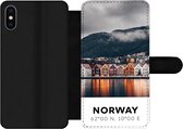 Bookcase Geschikt voor iPhone XS telefoonhoesje - Noorwegen - Scandinavië - Bergen - Winter - Met vakjes - Wallet case met magneetsluiting
