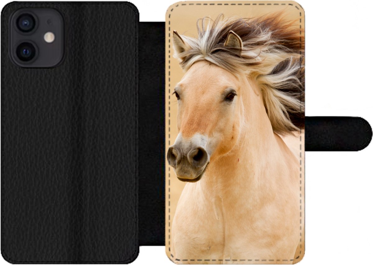 Telefoonhoesje Geschikt voor iPhone 12 telefoonhoesje - Paarden - Dieren - Manen - Portret - Met vakjes - Wallet case met magneetsluiting