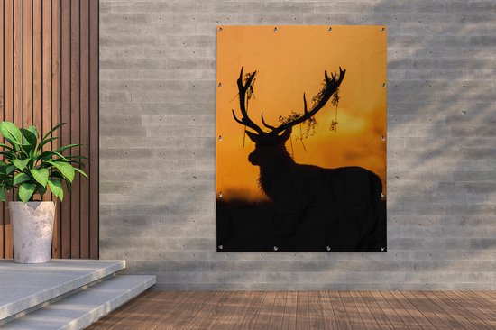 Tuinposter 120x160 cm - Tuindecoratie Hert - Oranje - Silhouet - Dieren - Natuur - Poster voor in de tuin - Buiten decoratie - Schutting tuinschilderij - Tuindoek muurdecoratie - Wanddecoratie balkondoek