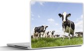 Laptop sticker - 15.6 inch - Koeien - Gras - Dieren - Zon - Boerderij - 36x27,5cm - Laptopstickers - Laptop skin - Cover