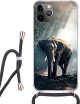 Hoesje met koord Geschikt voor iPhone 13 Pro - Olifant - Dieren - Licht - Bos - Natuur - Wilde dieren - Siliconen - Crossbody - Backcover met Koord - Telefoonhoesje met koord - Hoesje met touw