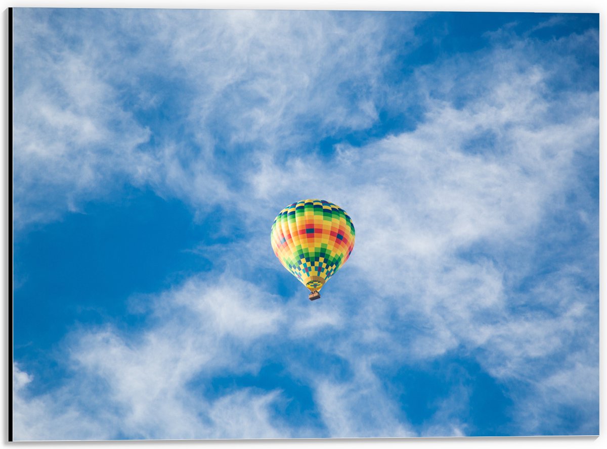 Dibond - Onderaanzicht van Luchtballon bij Sluierbewolking - 40x30 cm Foto op Aluminium (Met Ophangsysteem)